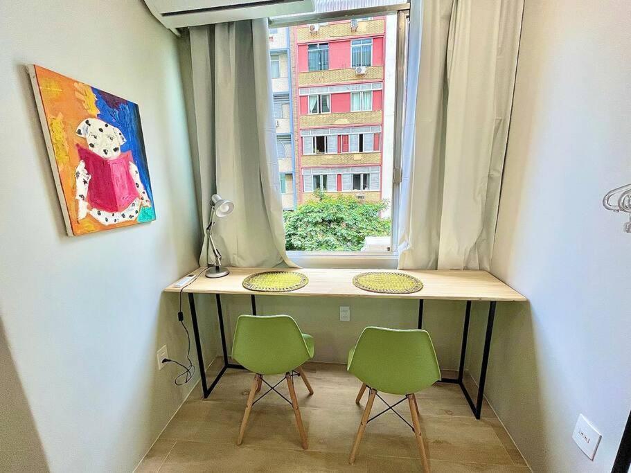 Apartamento Duas Quadras 3 *